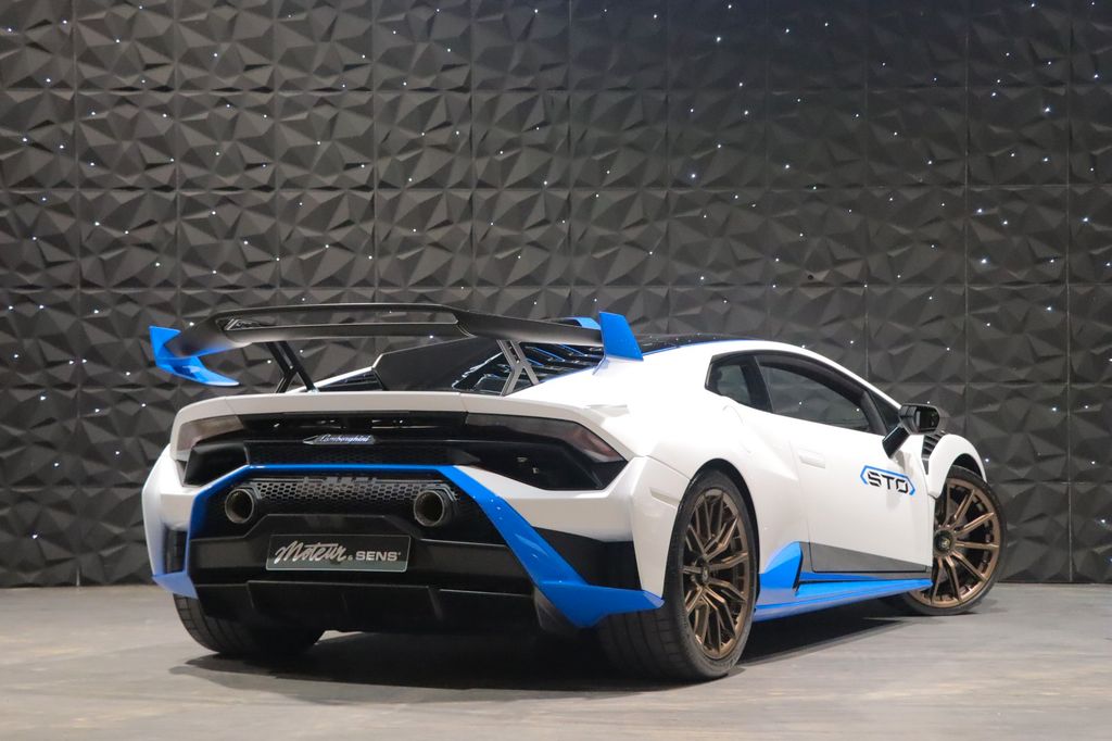 Lamborghini Huracán 2021