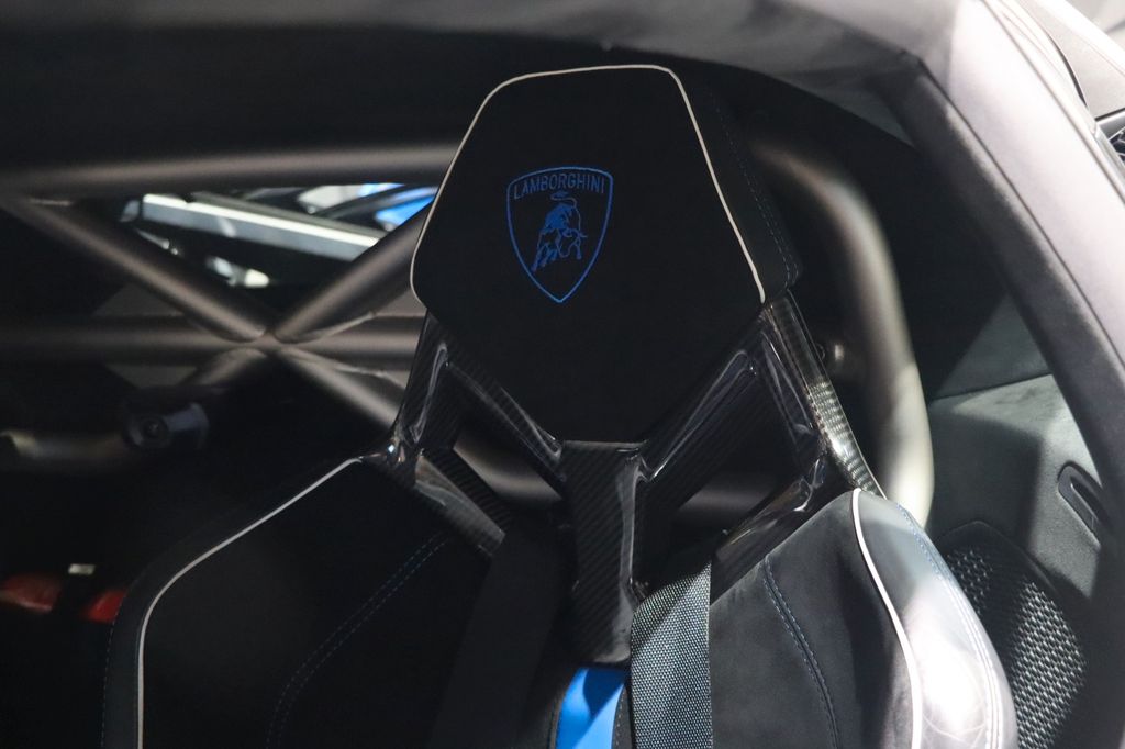 Lamborghini Huracán 2021