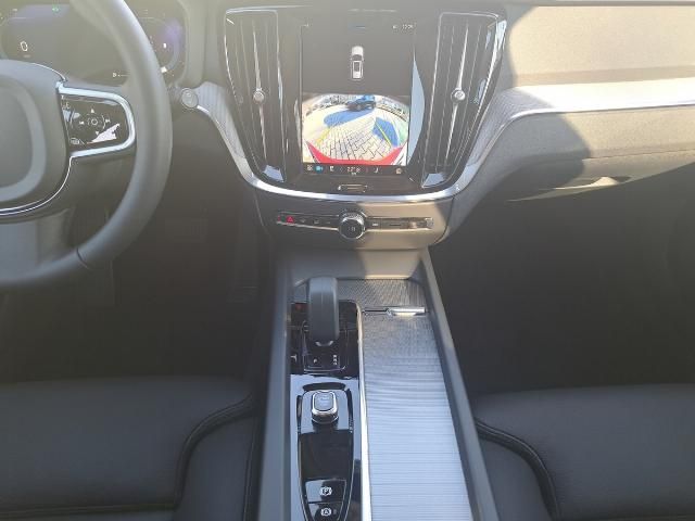 Volvo V60 2024