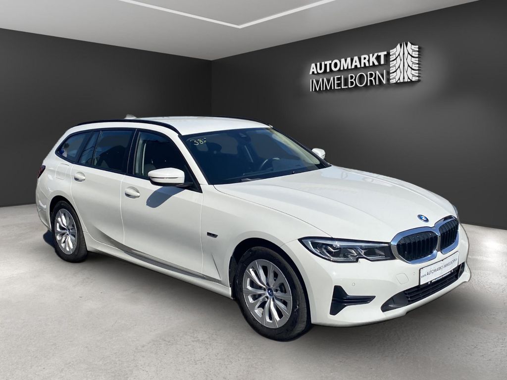BMW 330 2022