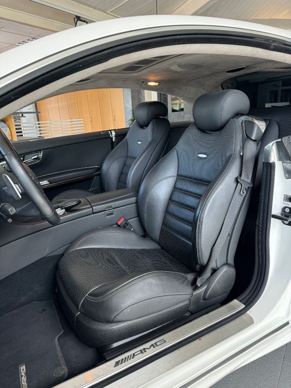 Mercedes-Benz CL 63 AMG 2011