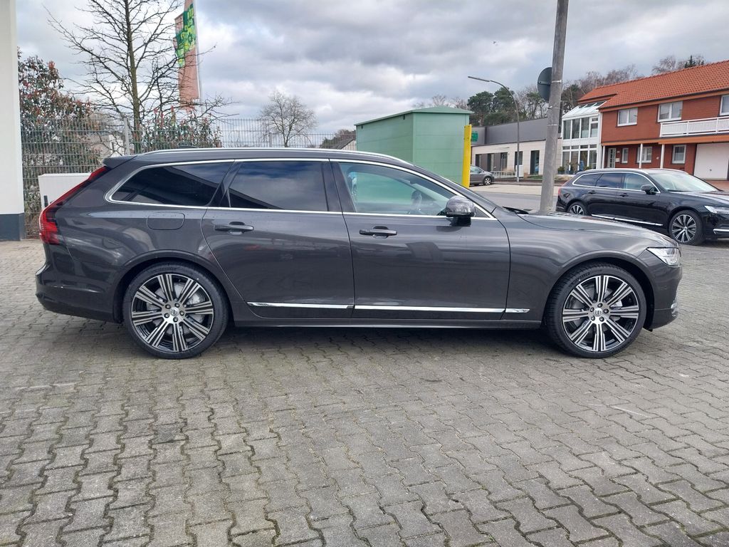 Volvo V90 2024