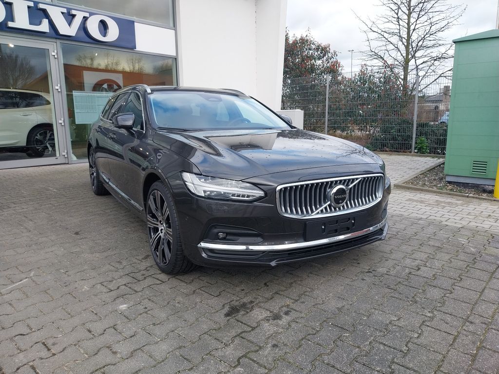Volvo V90 2024