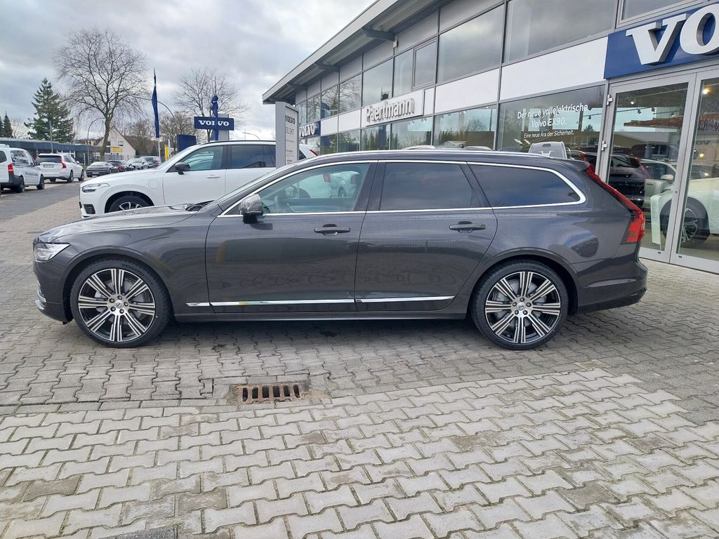 Volvo V90 2024