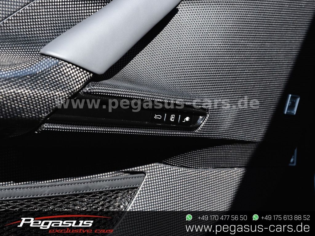 Ferrari SF90 2024