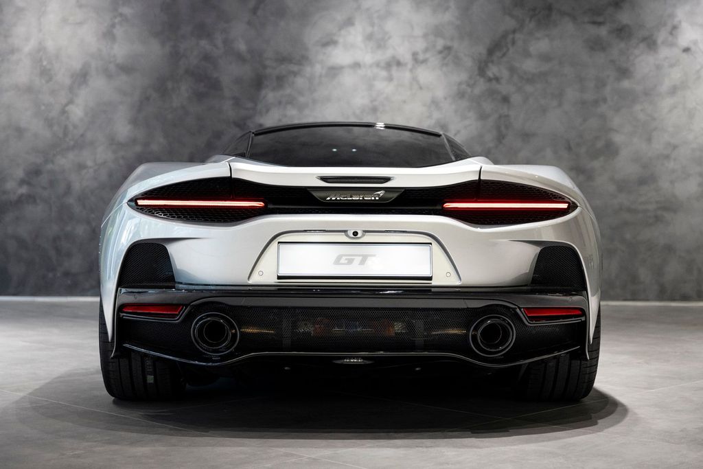 McLaren GT