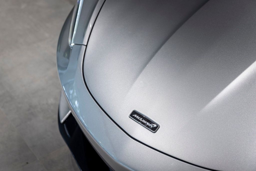 McLaren GT