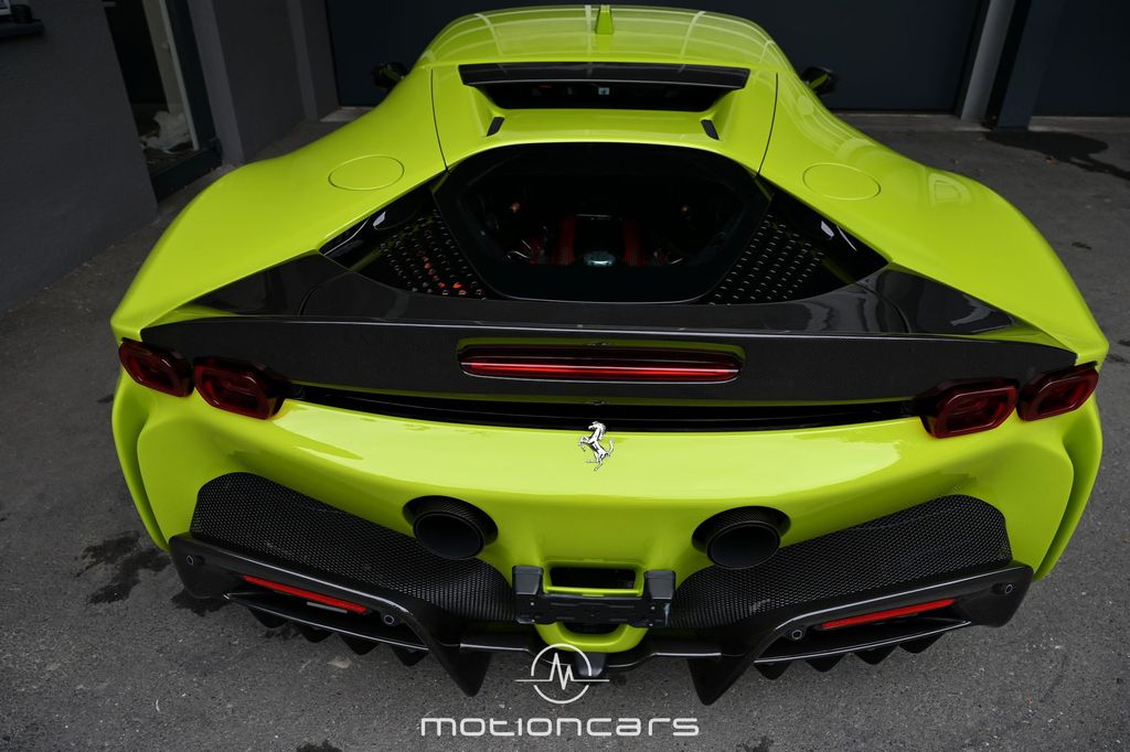 Ferrari SF90 2024