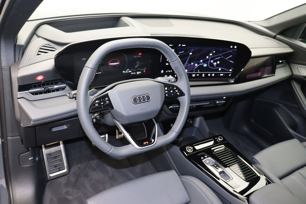 Audi Q6 e-tron 2025