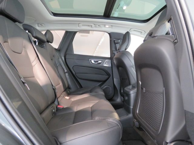 Volvo XC60 2025