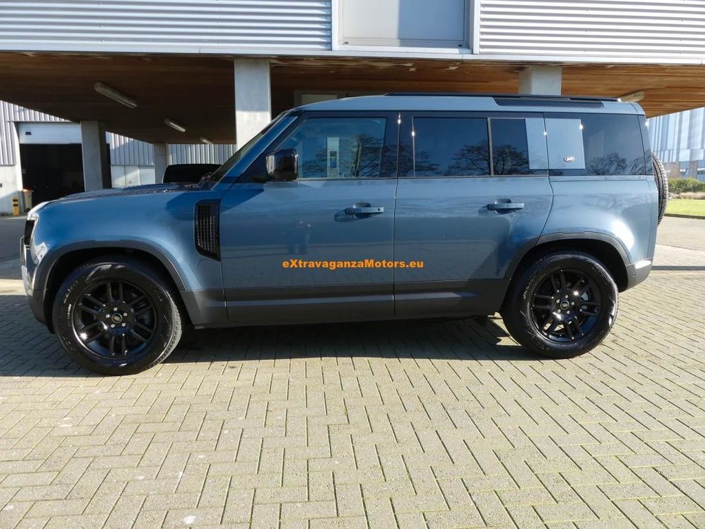 Land Rover Defender 2022