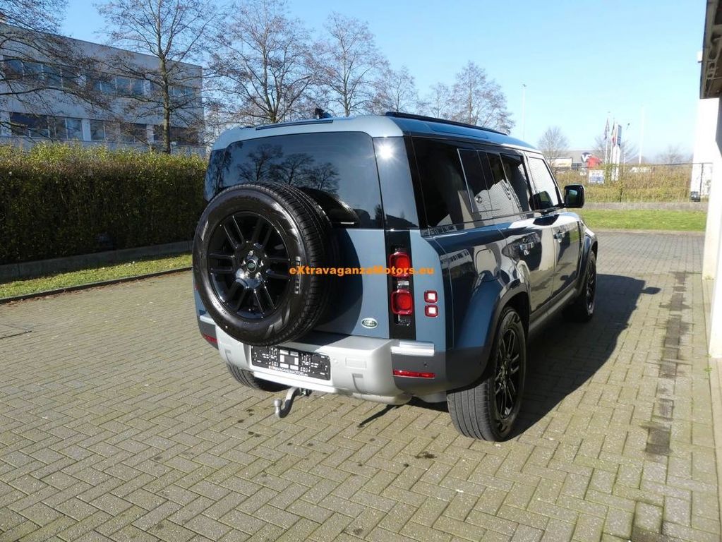 Land Rover Defender 2022