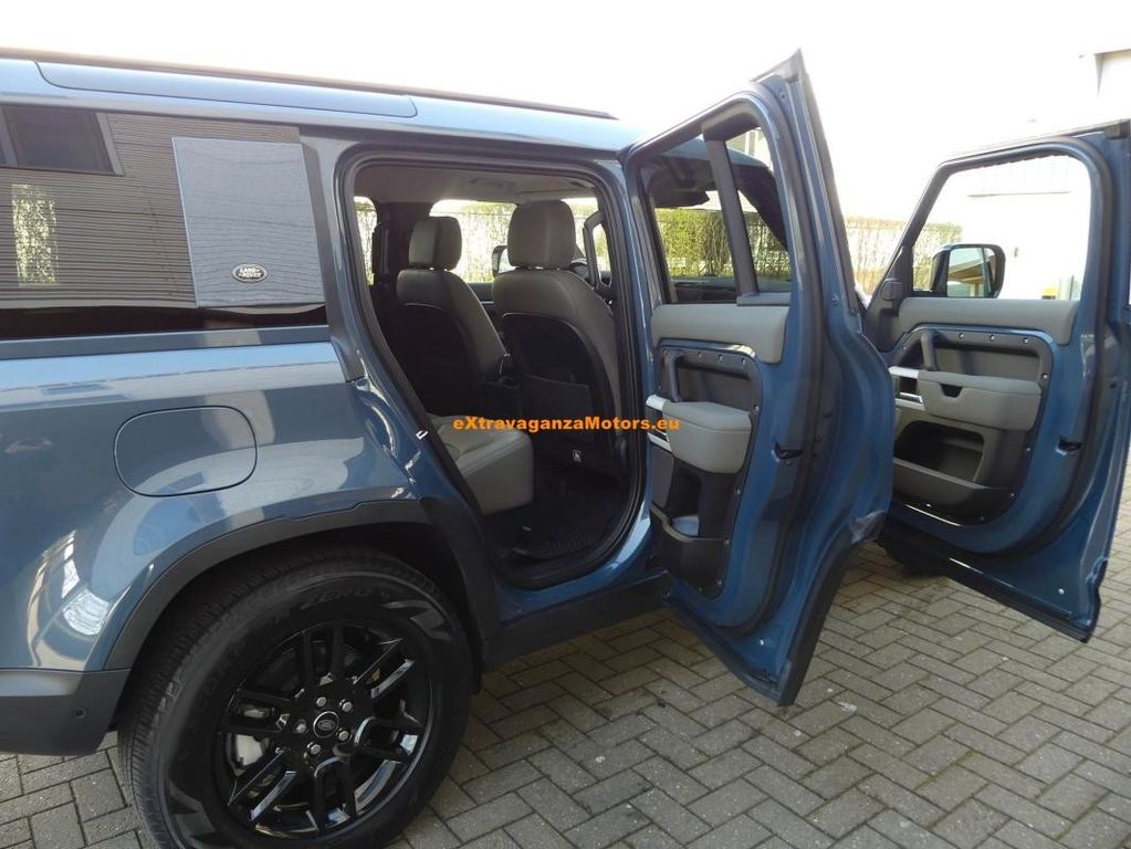 Land Rover Defender 2022