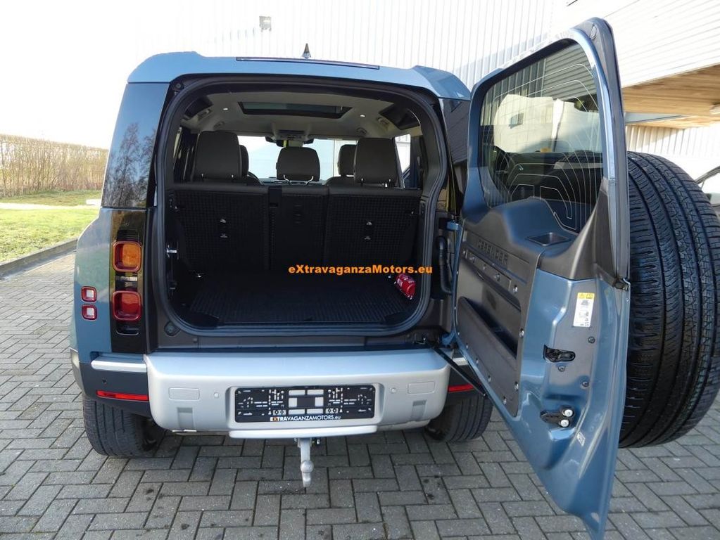 Land Rover Defender 2022