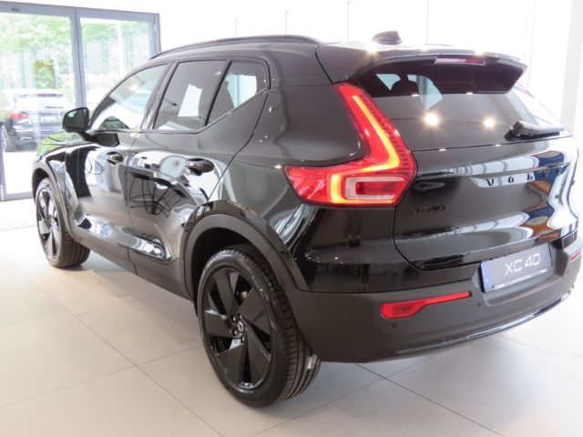 Volvo XC40 2025