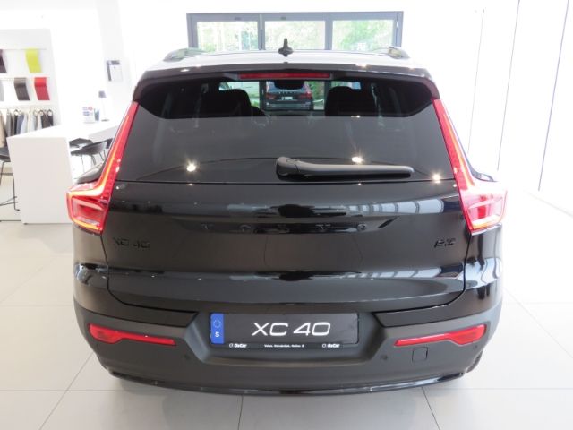 Volvo XC40 2025