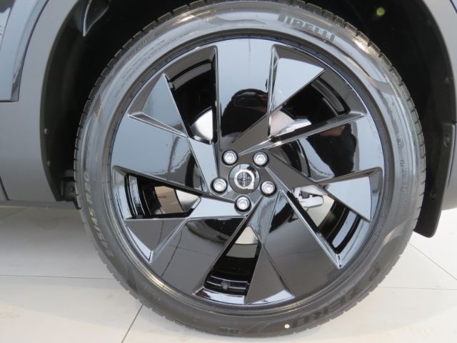 Volvo XC40 2025