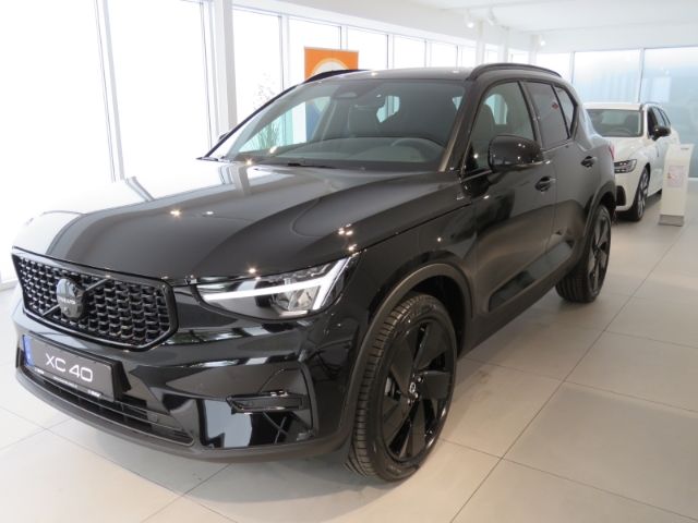 Volvo XC40 2025