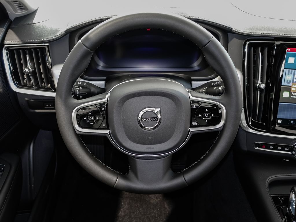 Volvo V90 2024