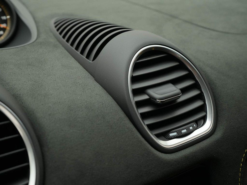 Porsche Boxster 2025