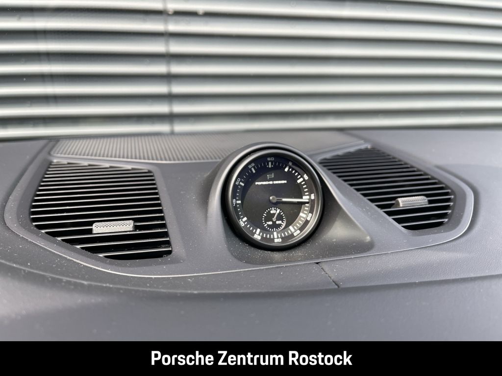 Porsche Cayenne 2025