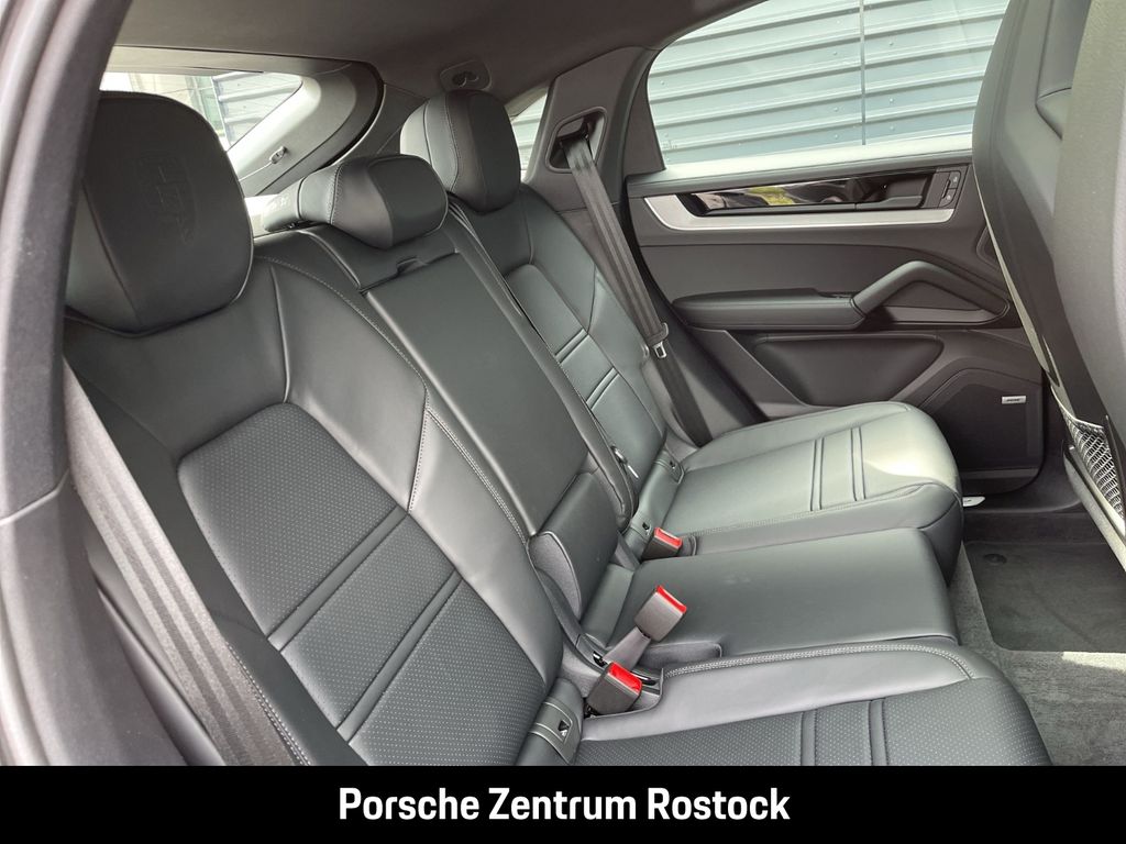 Porsche Cayenne 2025