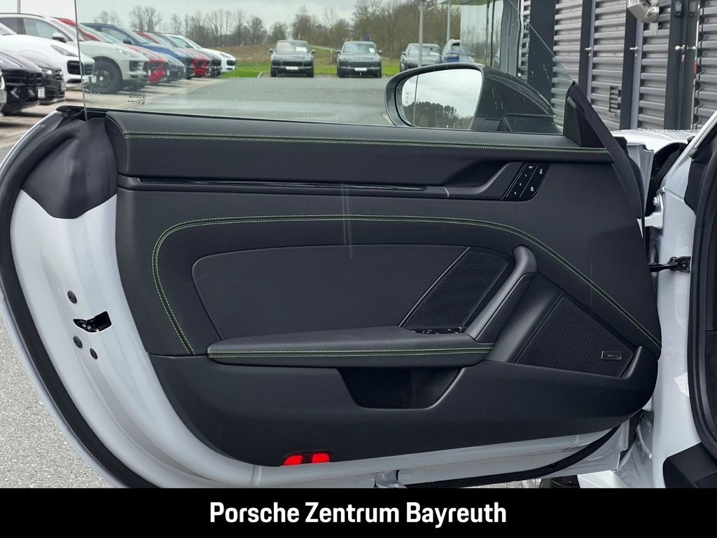 Porsche 992 2025