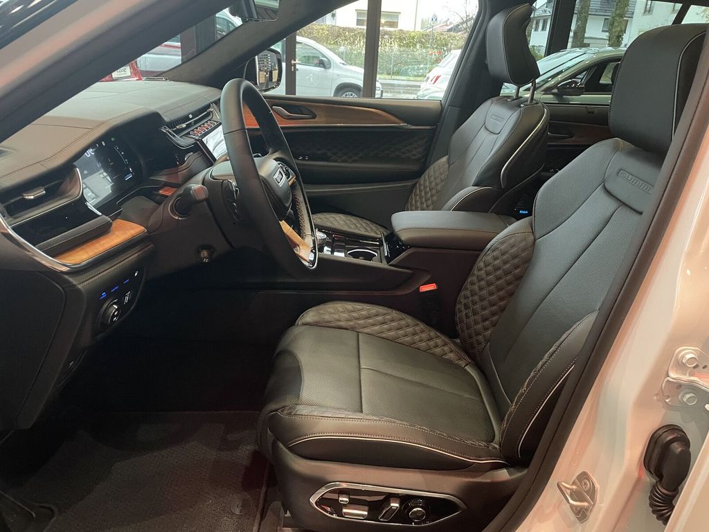 Jeep Grand Cherokee 2025