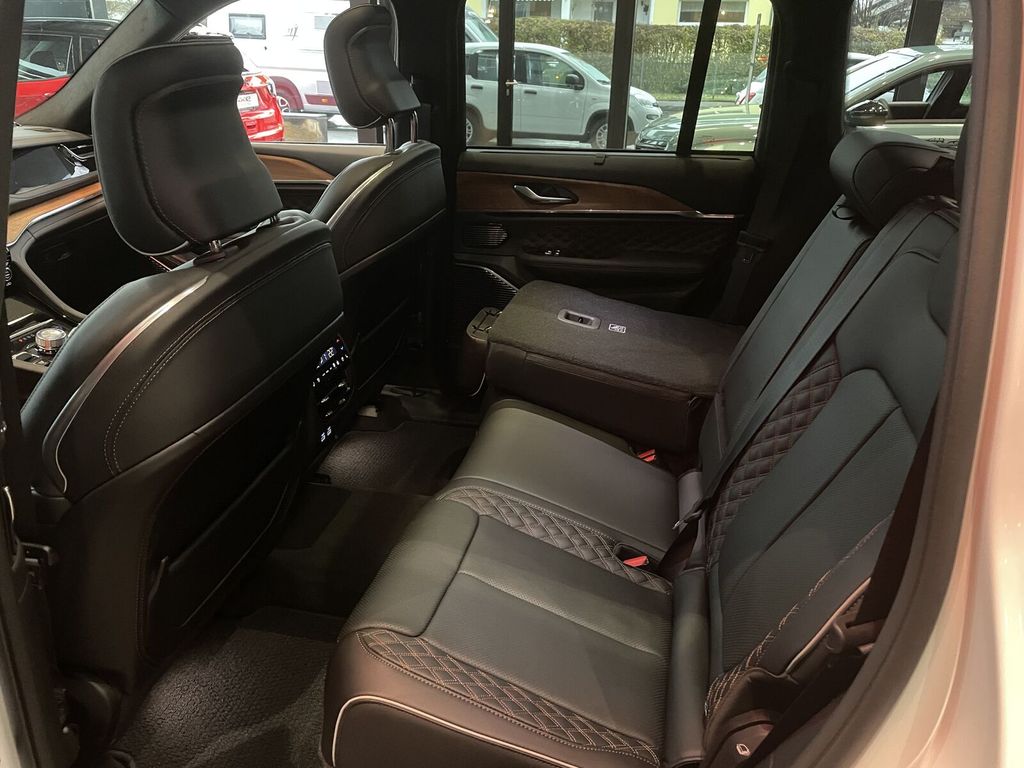 Jeep Grand Cherokee 2025