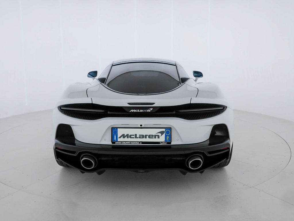 McLaren GT 2025