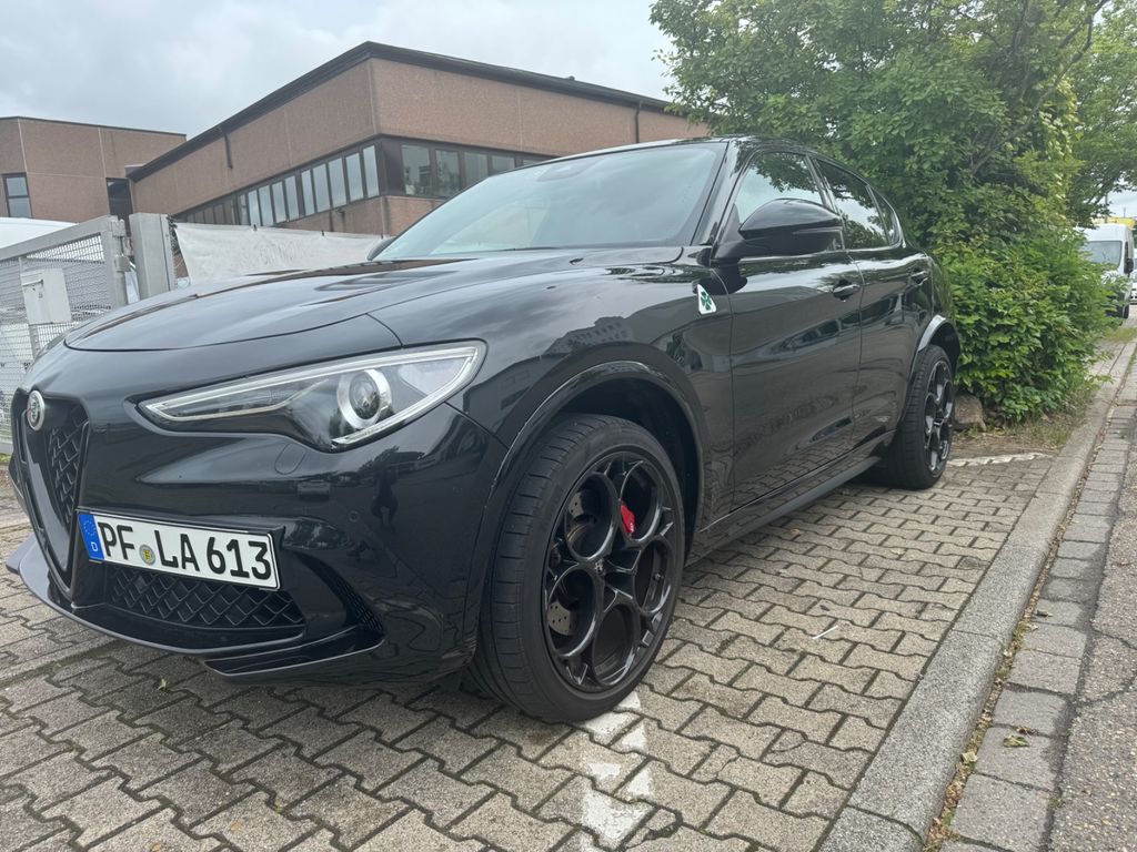 Alfa Romeo Stelvio 2023