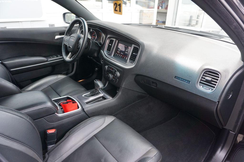 Dodge Charger 2021