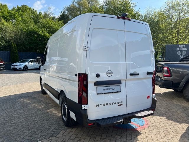 Nissan Interstar 2025
