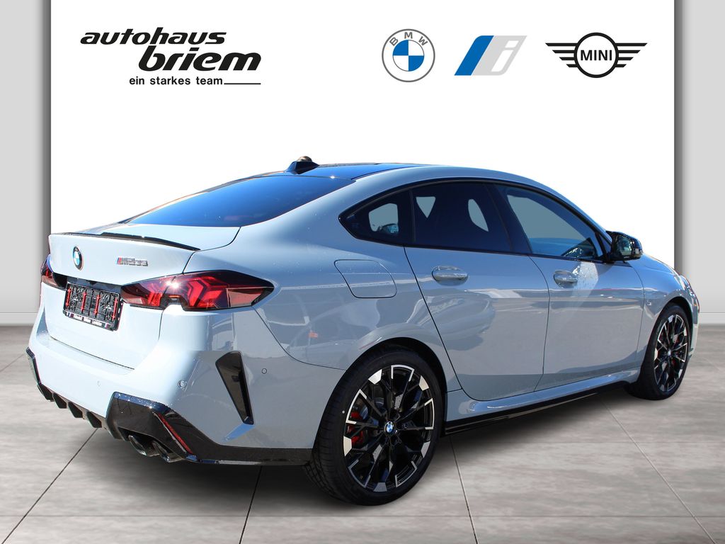 BMW M235 2025