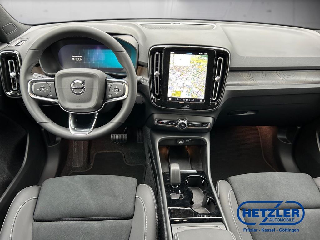 Volvo XC40 2025