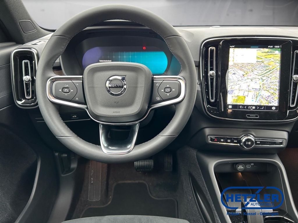 Volvo XC40 2025