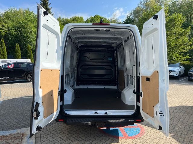 Nissan Interstar 2025