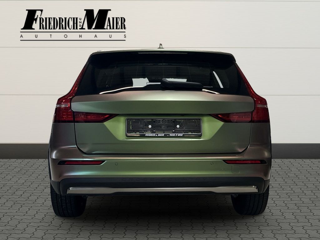 Volvo V60 Cross Country 2023