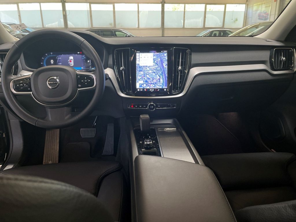 Volvo V60 Cross Country 2023