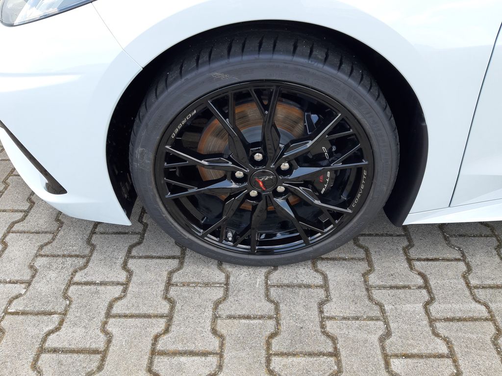 Corvette C8 2025