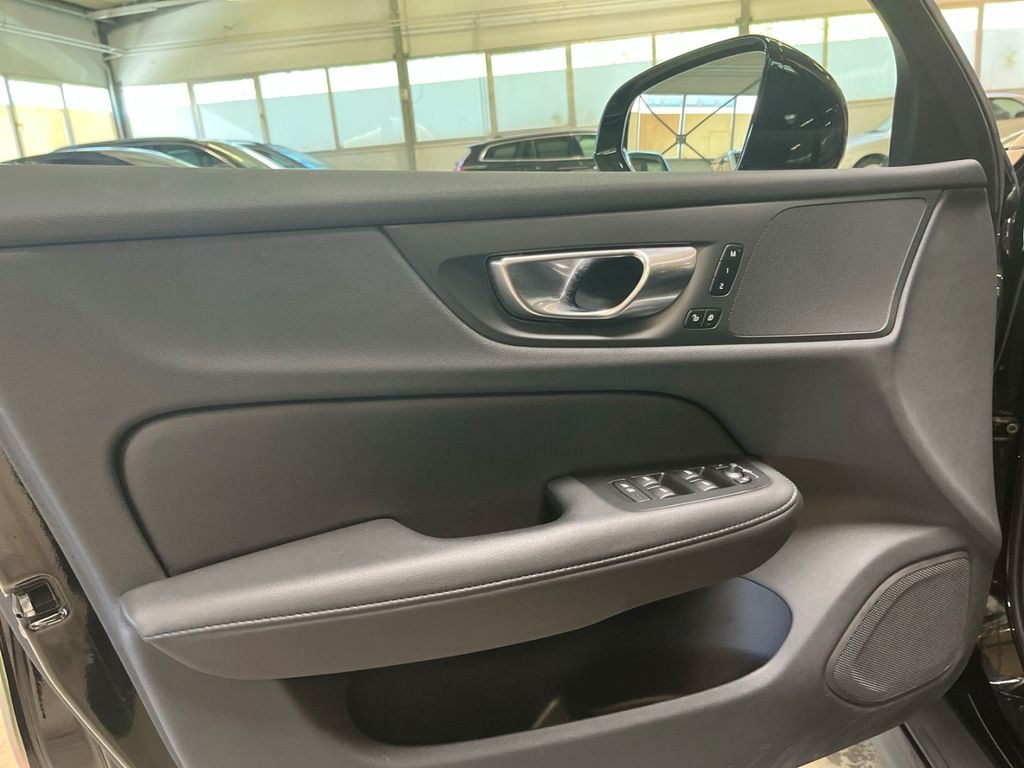 Volvo V60 Cross Country 2023