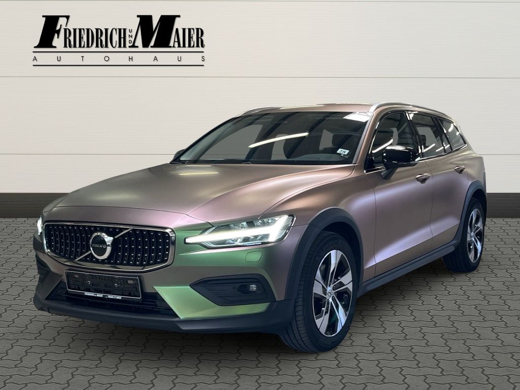 Volvo V60 Cross Country 2023