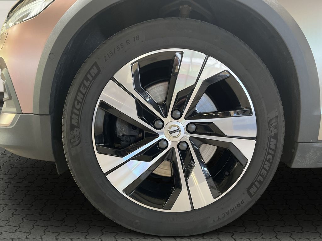 Volvo V60 Cross Country 2023