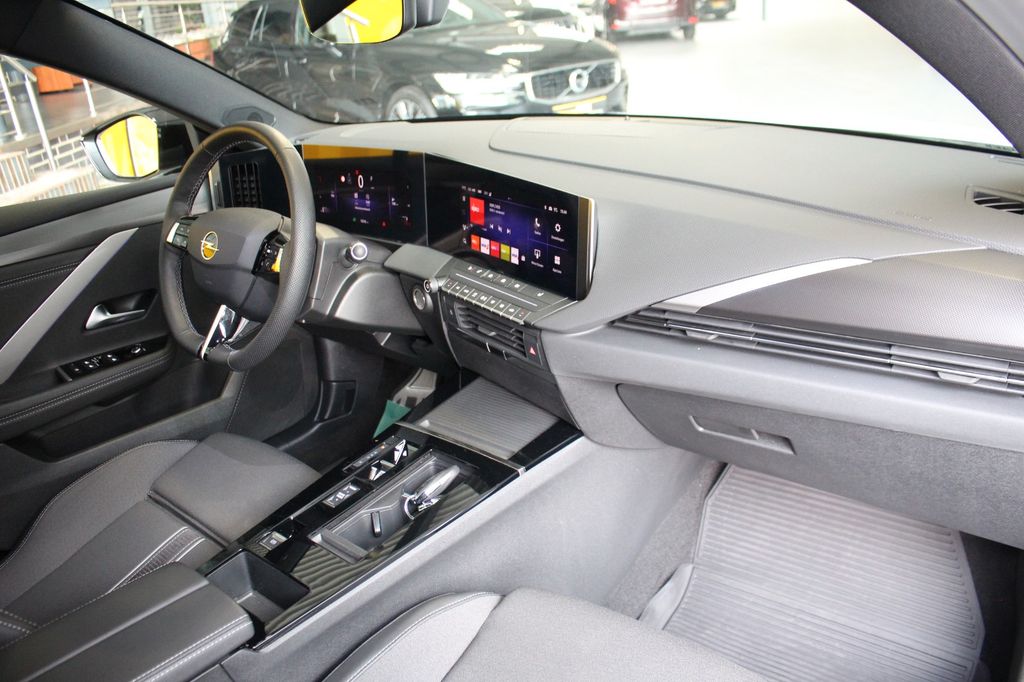 Opel Astra 2023