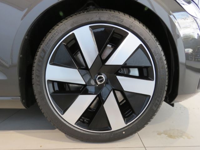 Volvo V60 2025