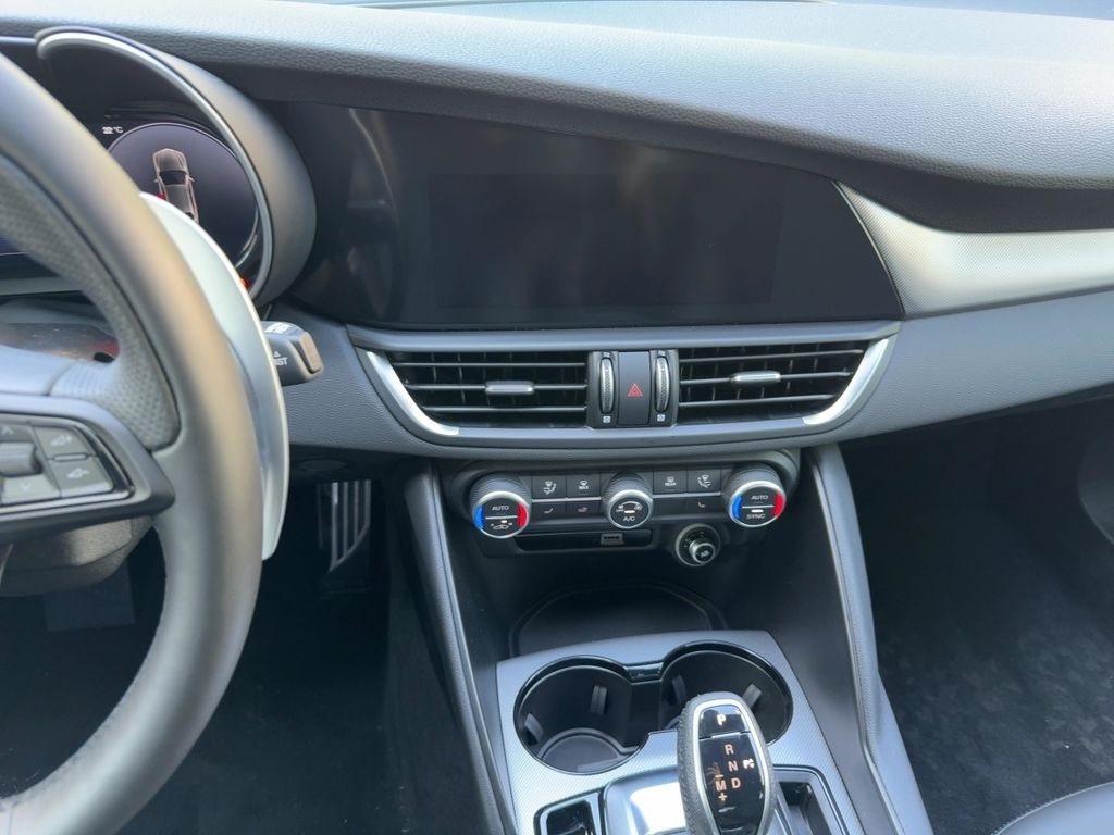 Alfa Romeo Giulia 2024