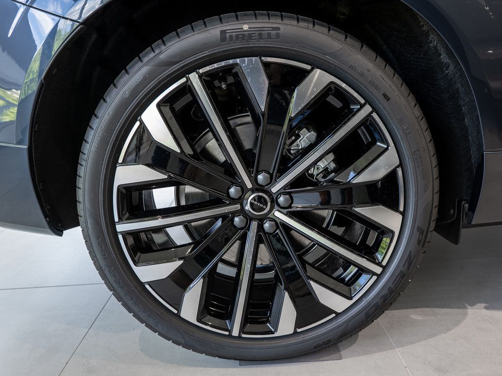 Volvo XC60 2025