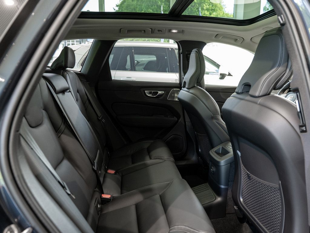 Volvo XC60 2025