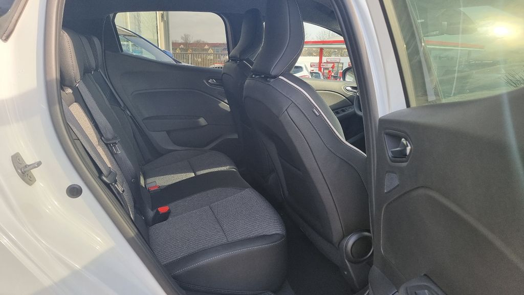 Mitsubishi Colt 2025