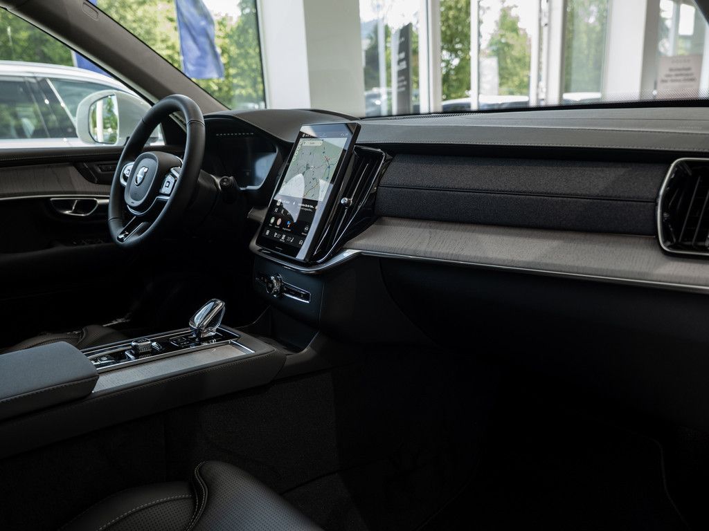 Volvo XC90 2025